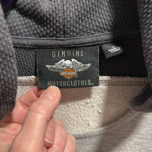 Harley Davidson Hoodie with Pockets - Picture 5 of 10
